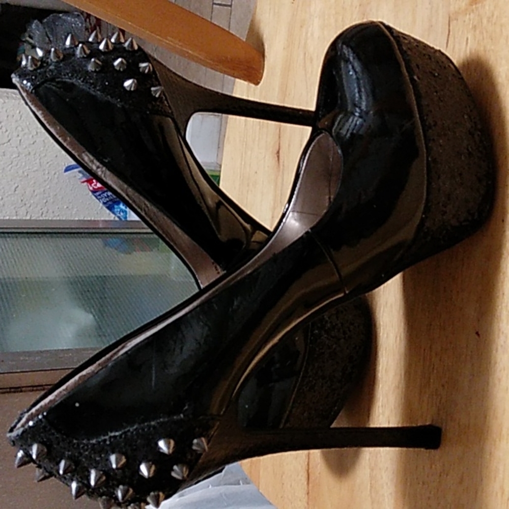 Steven madden black heels